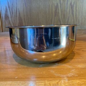 Stainless Steel Mixing Bowl 3.5 quart 9”Diameter 4” Tall Made in USA Serving